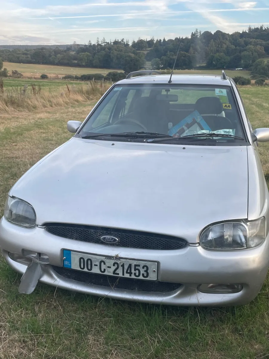 Ford Escort 2000 - Image 1