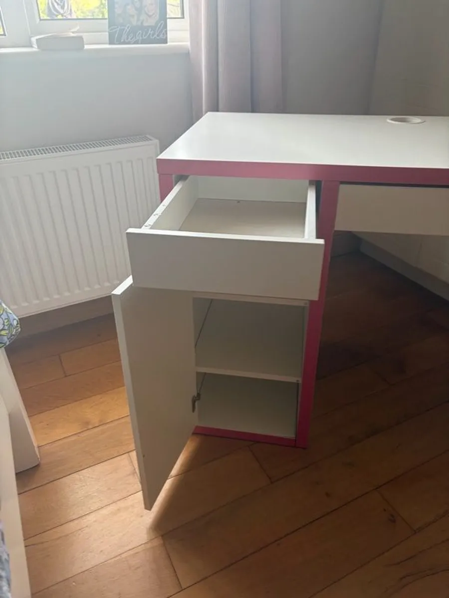 ikea desk and swivel chair - Image 2