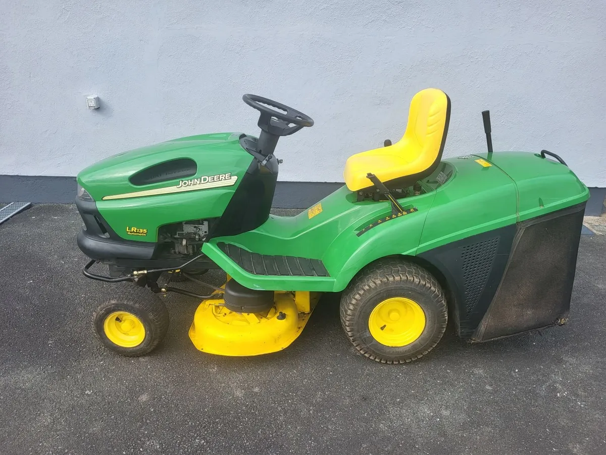 John Deere LR135 Automatic Ride-On Mower (36 inch) - Image 1