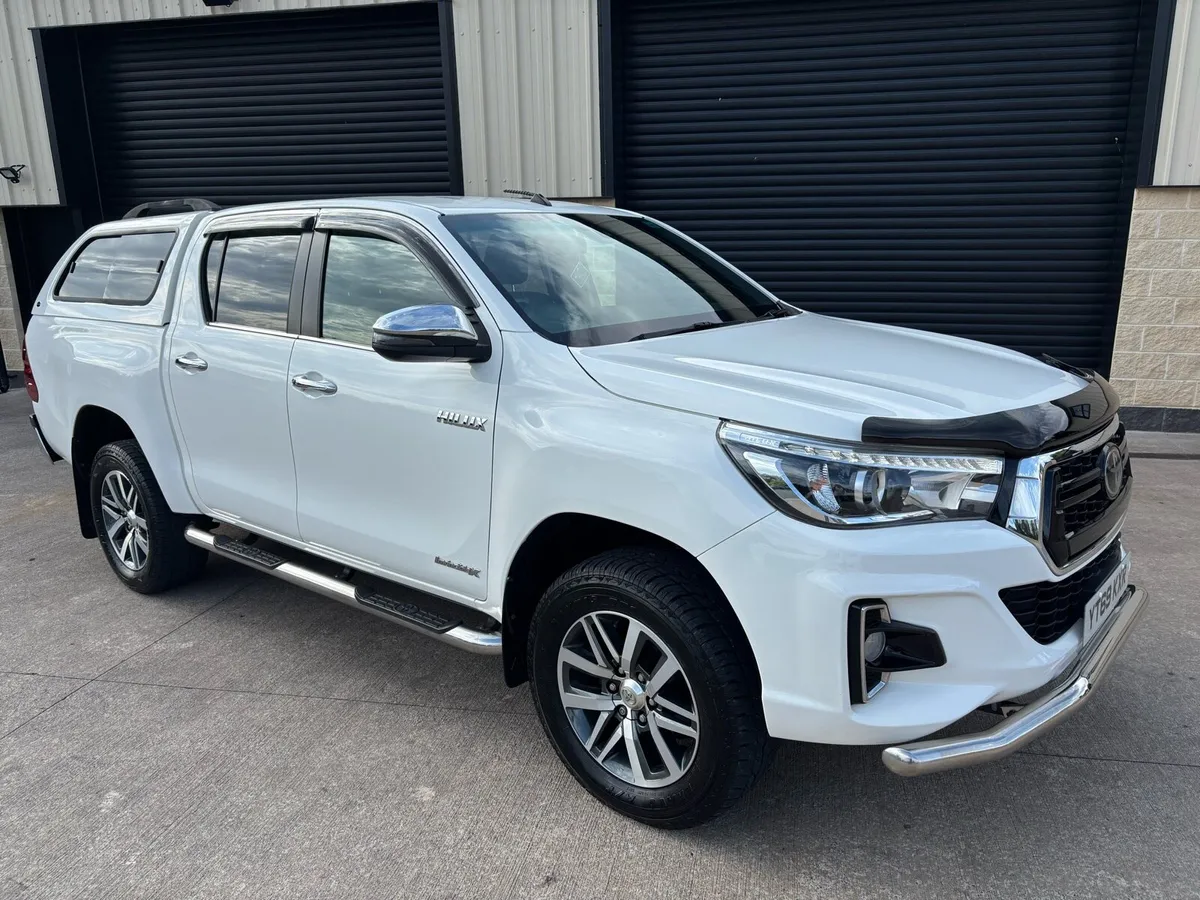 192 2019 TOYOTA HILUX 2.4 D4D INVINCIBLE X AUTO - Image 4