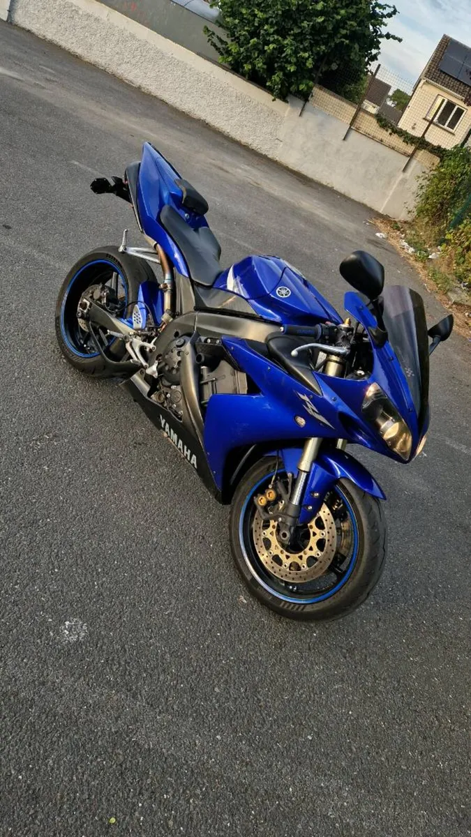 Yamaha R1 - Image 1