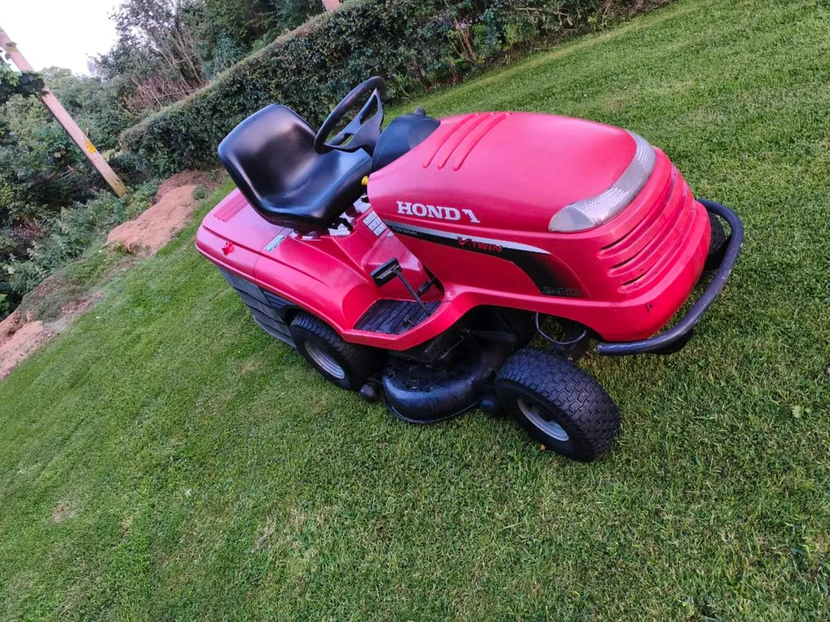 Ride on mower - Image 4