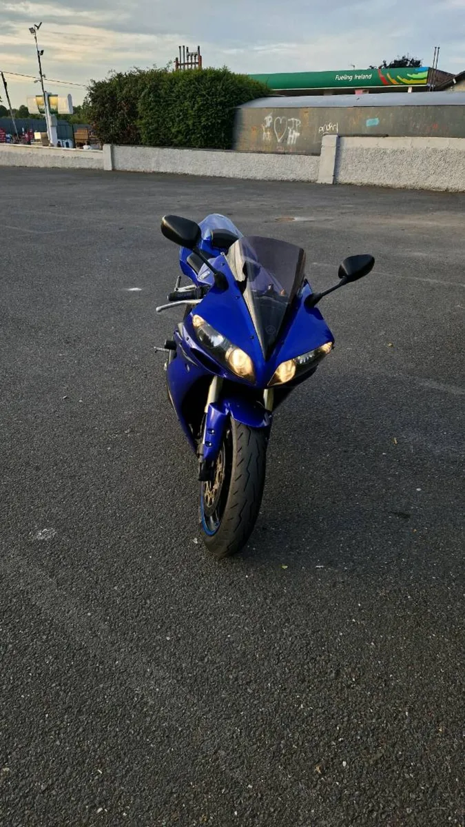 Yamaha R1 - Image 2