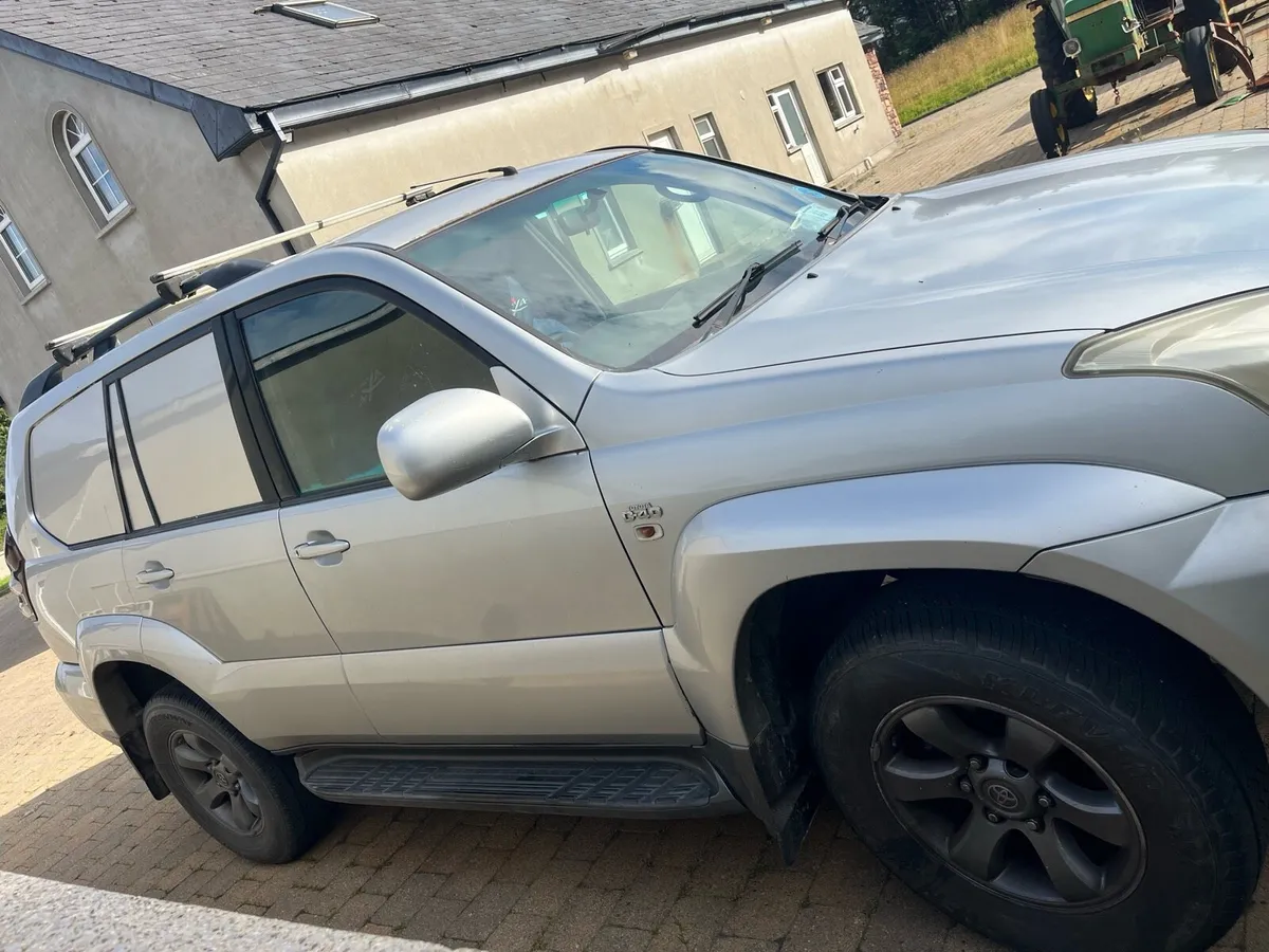 Spotless 03 landcruiser - Image 4