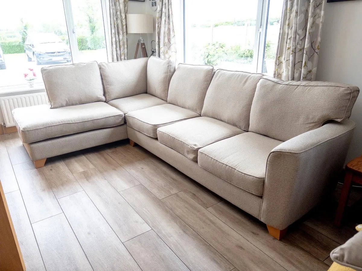 Couch - Image 2