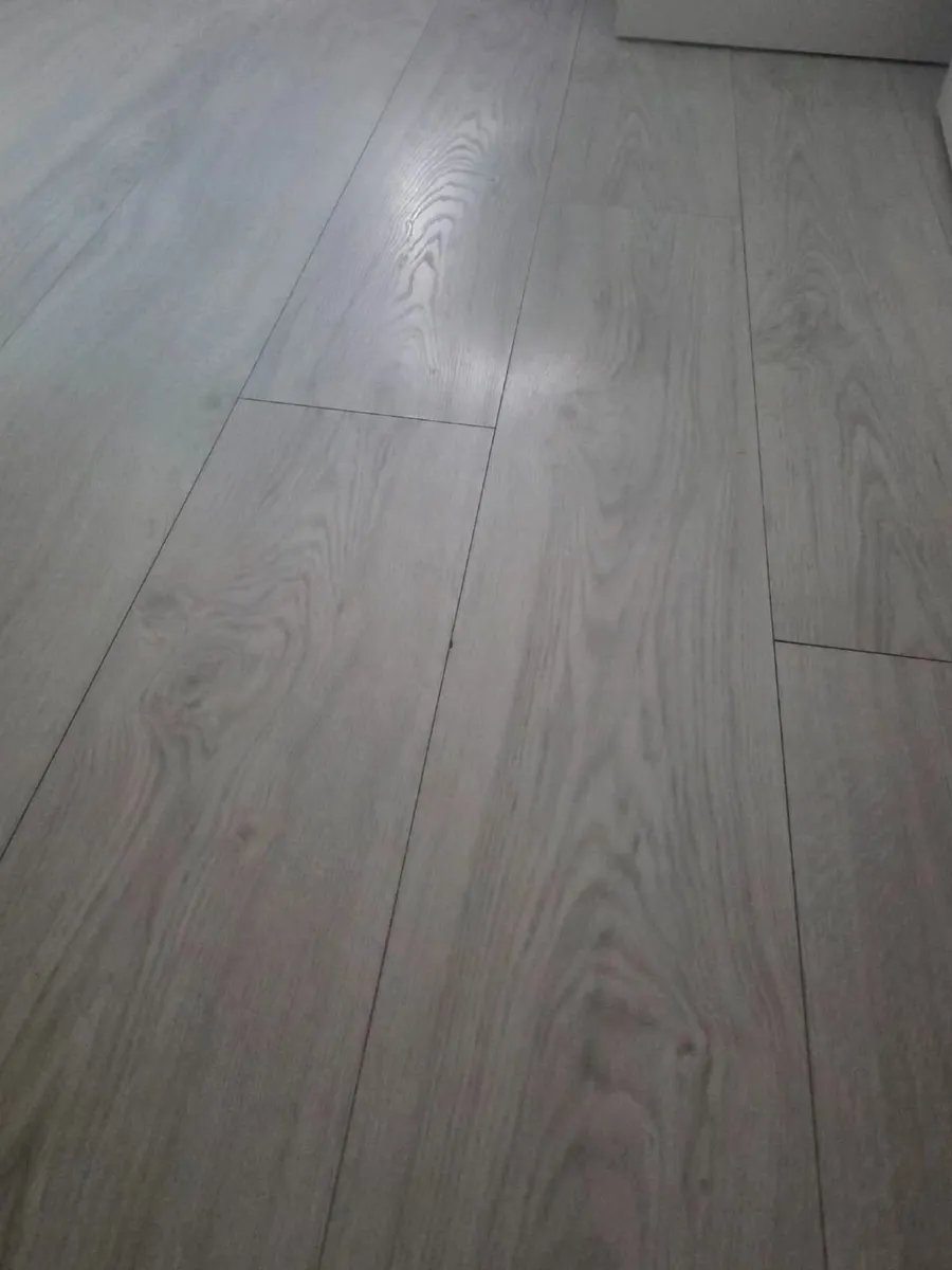Floor laminate  panels free
