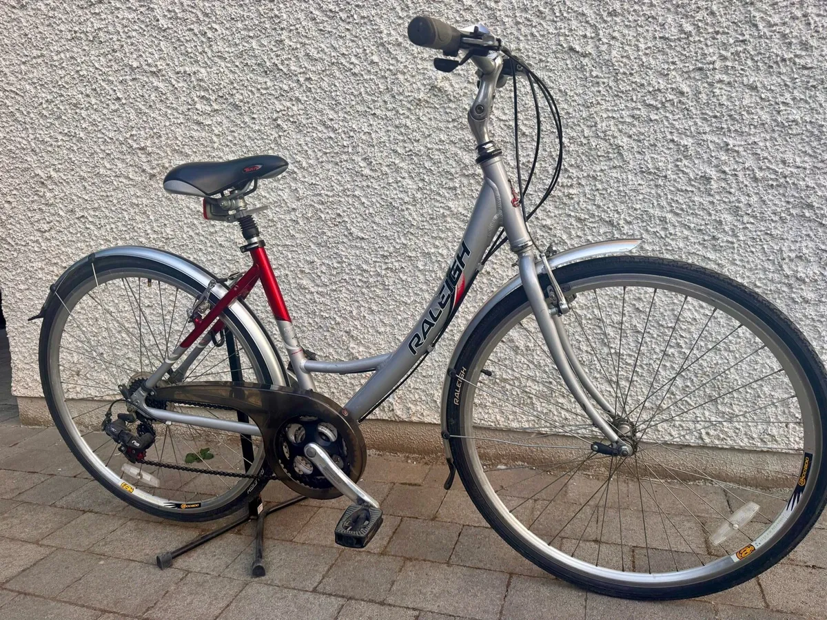 Ladies Raleigh Bike - Image 1