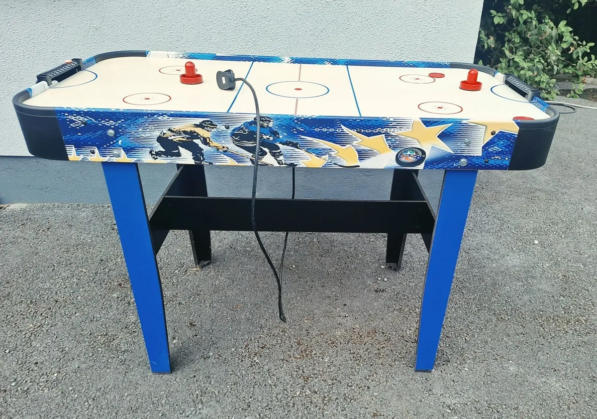 Air hockey table FREE - Image 1