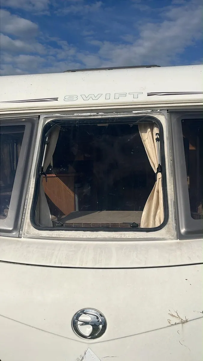 2008 swift caravn - Image 3
