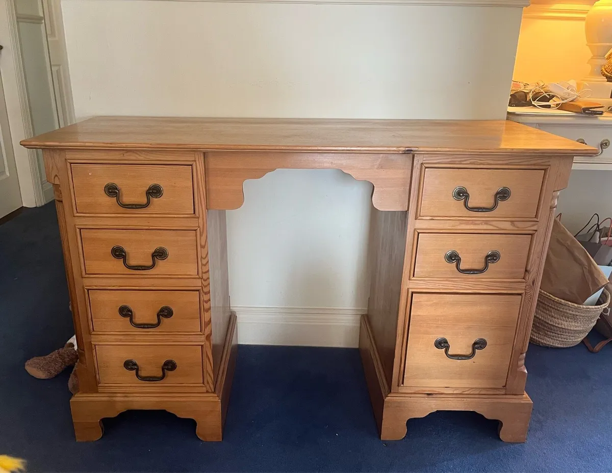 Pine dresser - Image 1