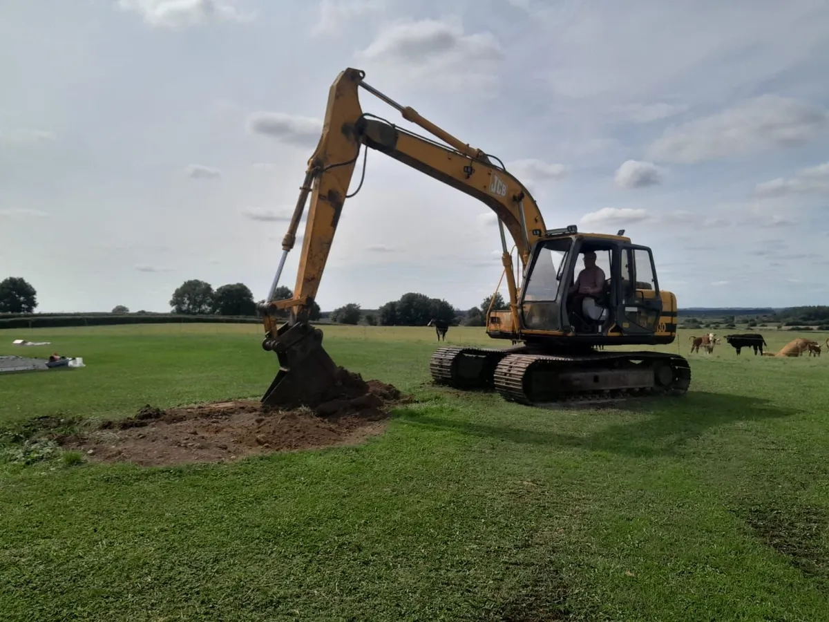 13 Tonne JCB JS130 Track Machine - Image 2