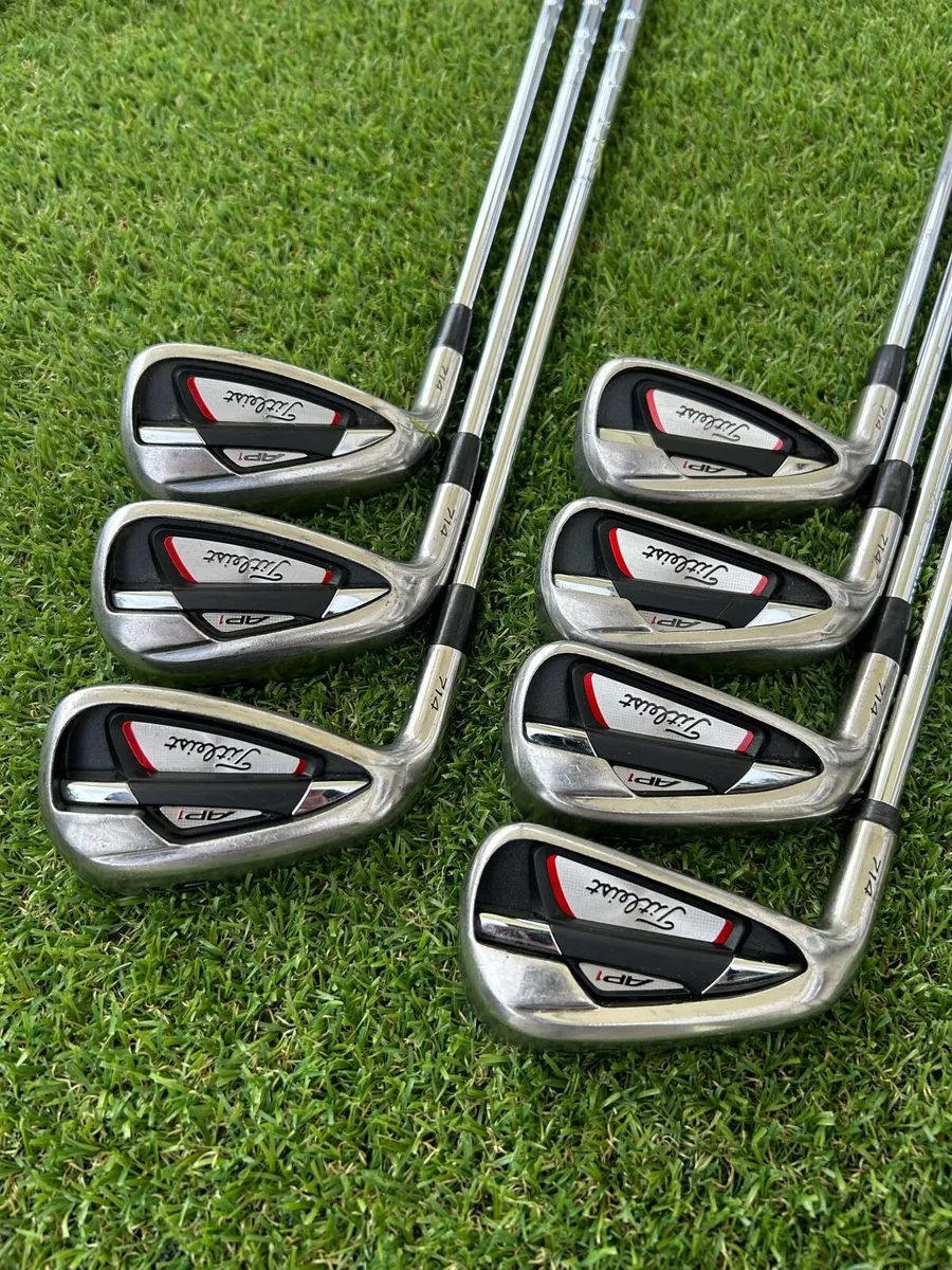 Titleist AP1 714 irons left handed - Image 2