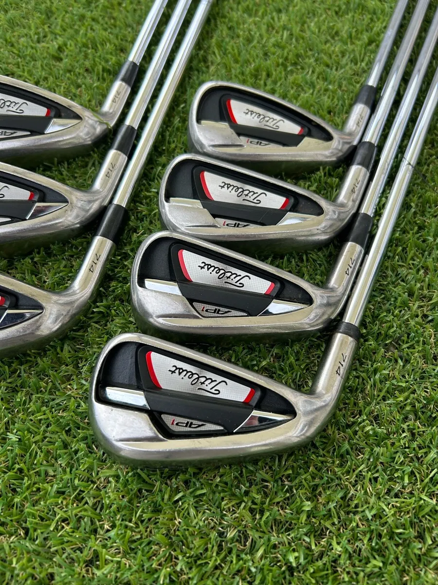 Titleist AP1 714 irons left handed - Image 3