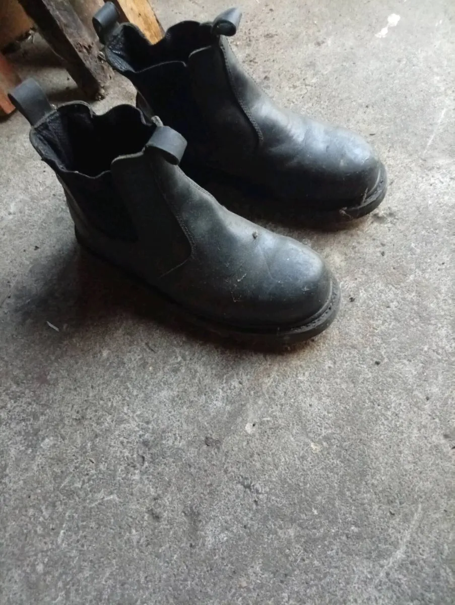 Work boots - Image 1