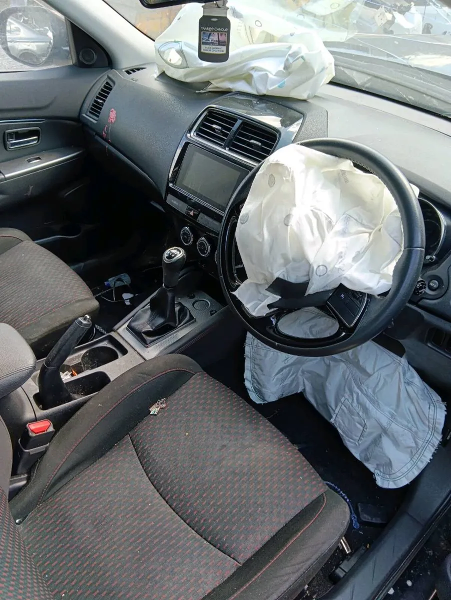 Breaking mitsubishi asx 2016 petrol - Image 4