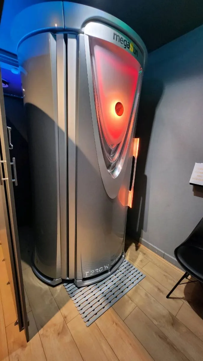 Megasun t230w sunbed - Image 1
