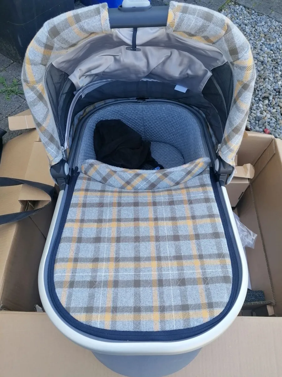 UPPABABY FULL TRAVEL SYSTEM INC. CAR SEAT - Image 4