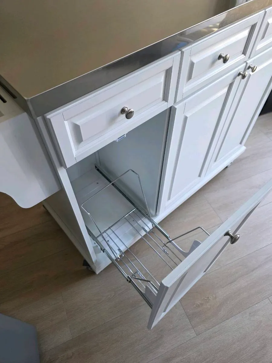 Kitchen island - Image 2