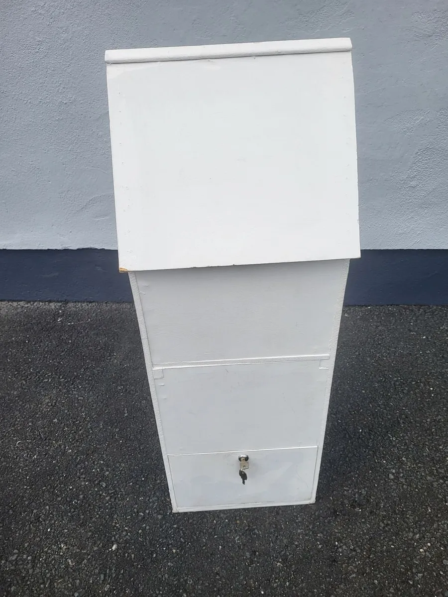 Wedding Card Postbox with Secure Lock for Sale - Image 4