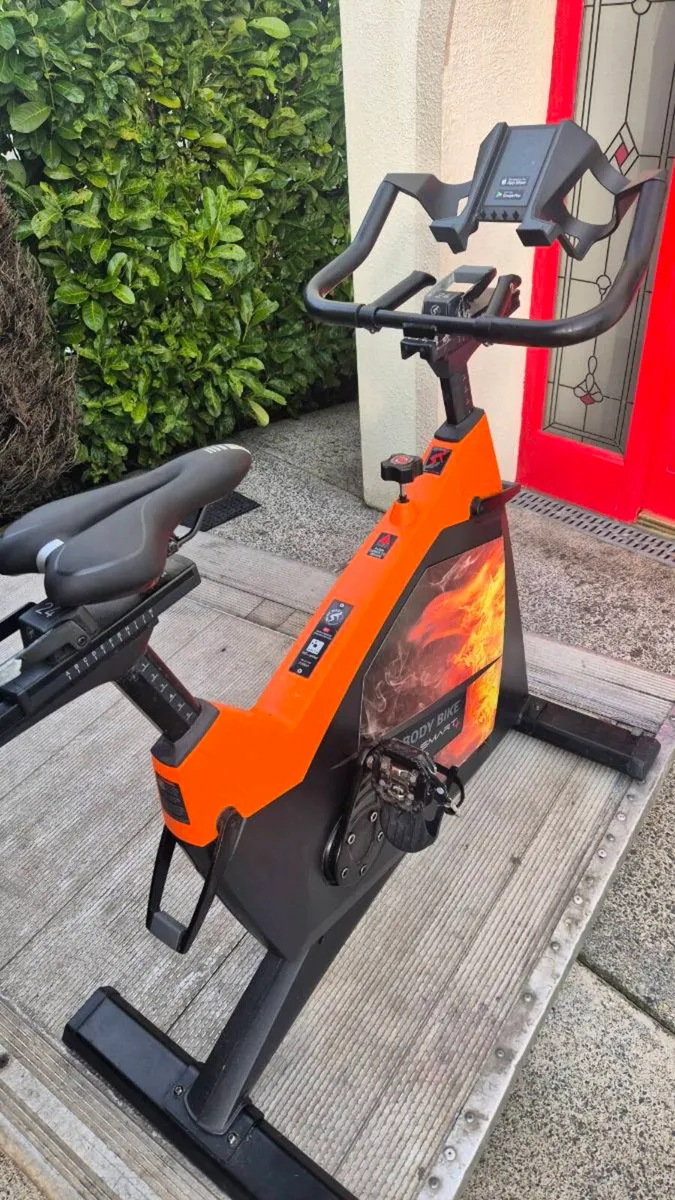 HUGE SPEC PROFESSIONAL ATHLETES SPIN BIKES & WATTS - Image 4