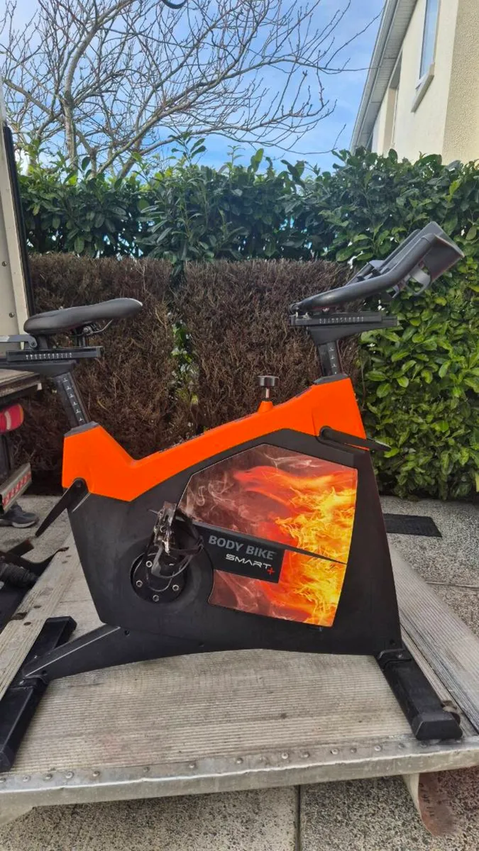 HUGE SPEC PROFESSIONAL ATHLETES SPIN BIKES & WATTS - Image 1