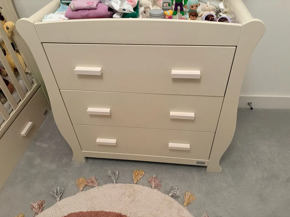 Cot bed and changing table/ chest of drawers - Image 2