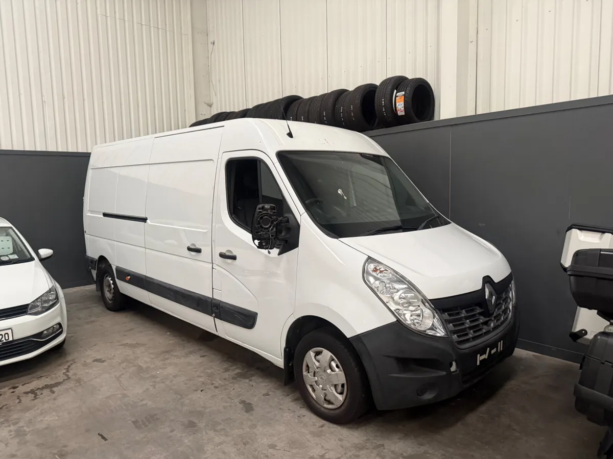 2 Vans Renault master Nissan nv400 €4000 for both - Image 1