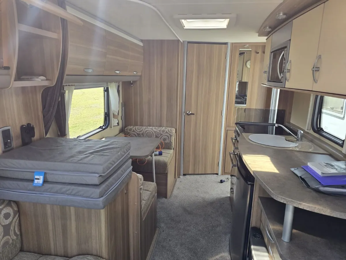 Caravan - Image 2