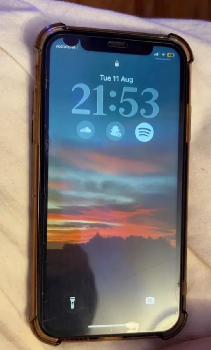 Iphone 11 - Image 1