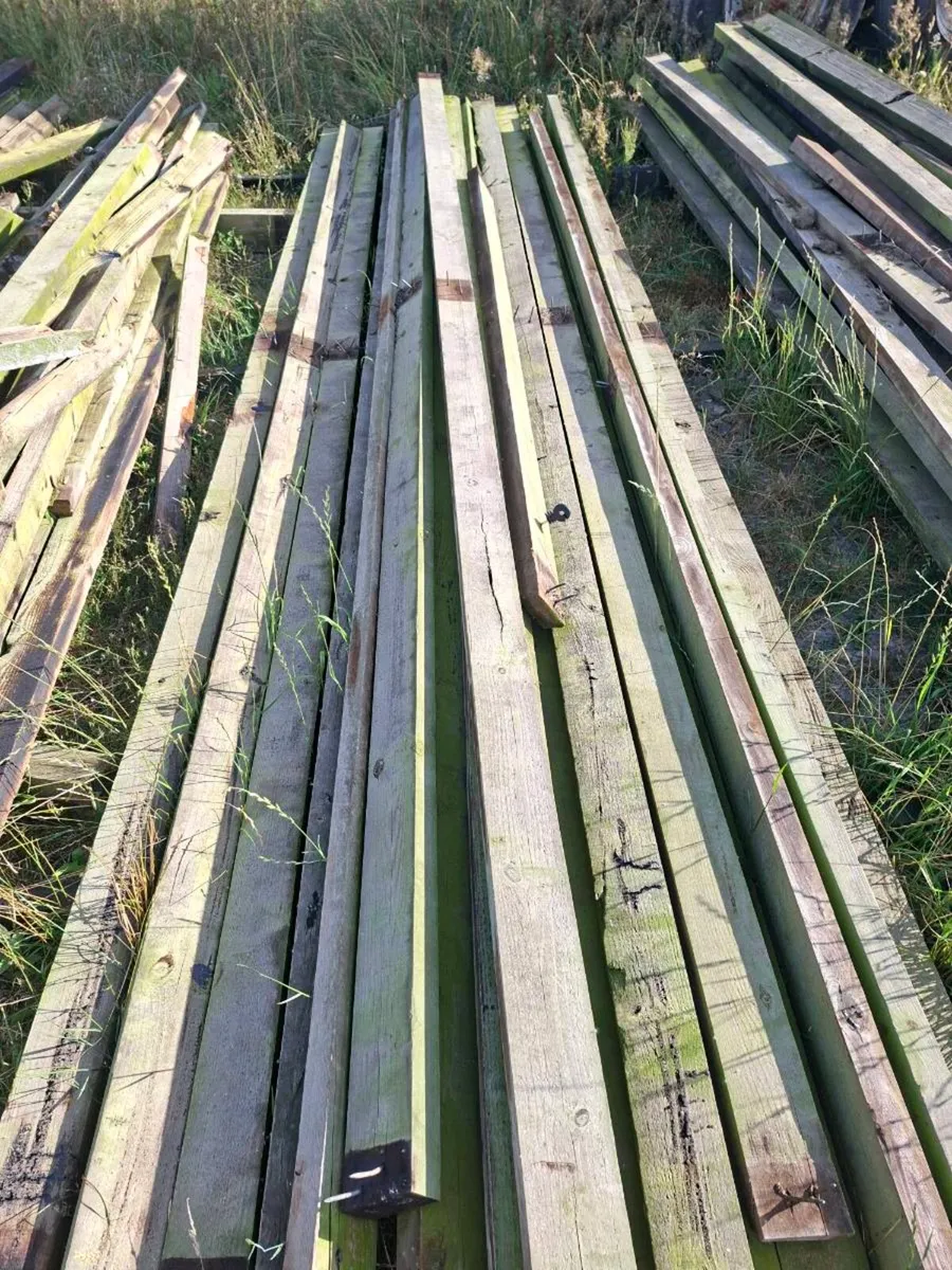 Post and rail fencing - Image 4