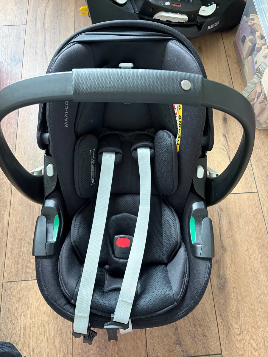 Maxi-Cosi infant carrier - Image 1