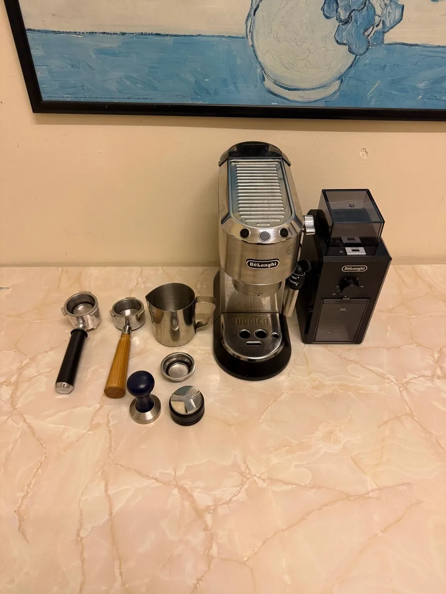 Delonghi Coffee Machine/Grinder Set - Image 1