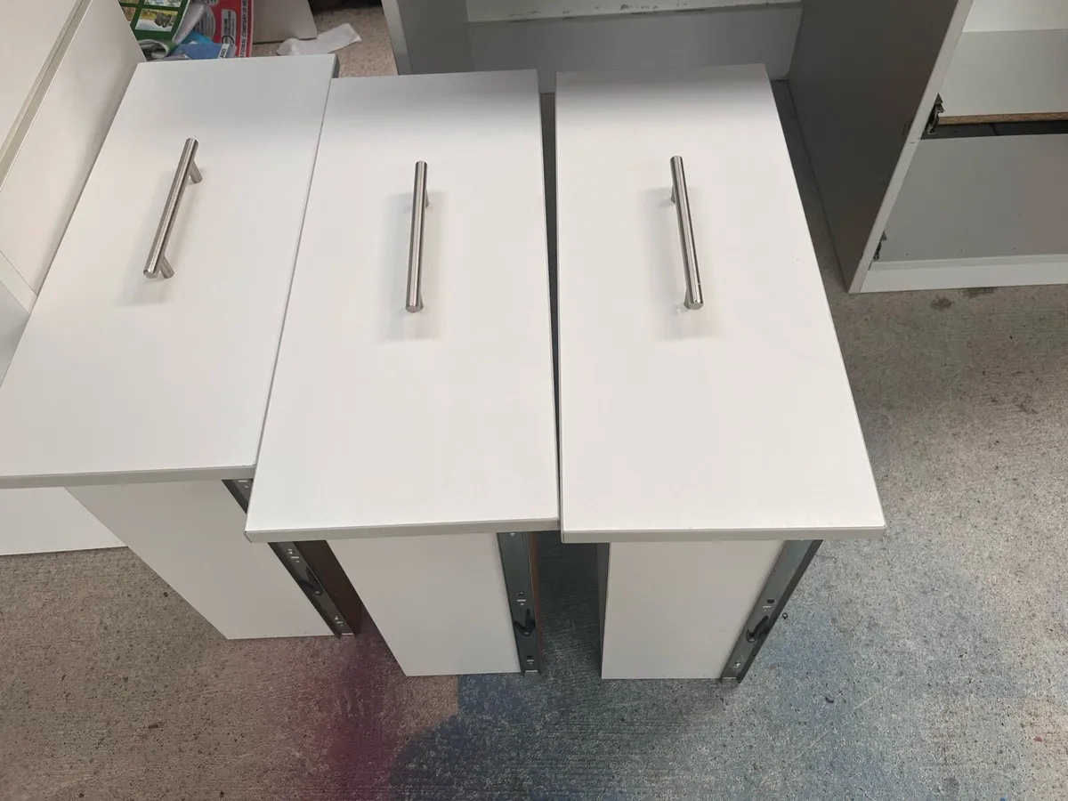 Desk - Image 3
