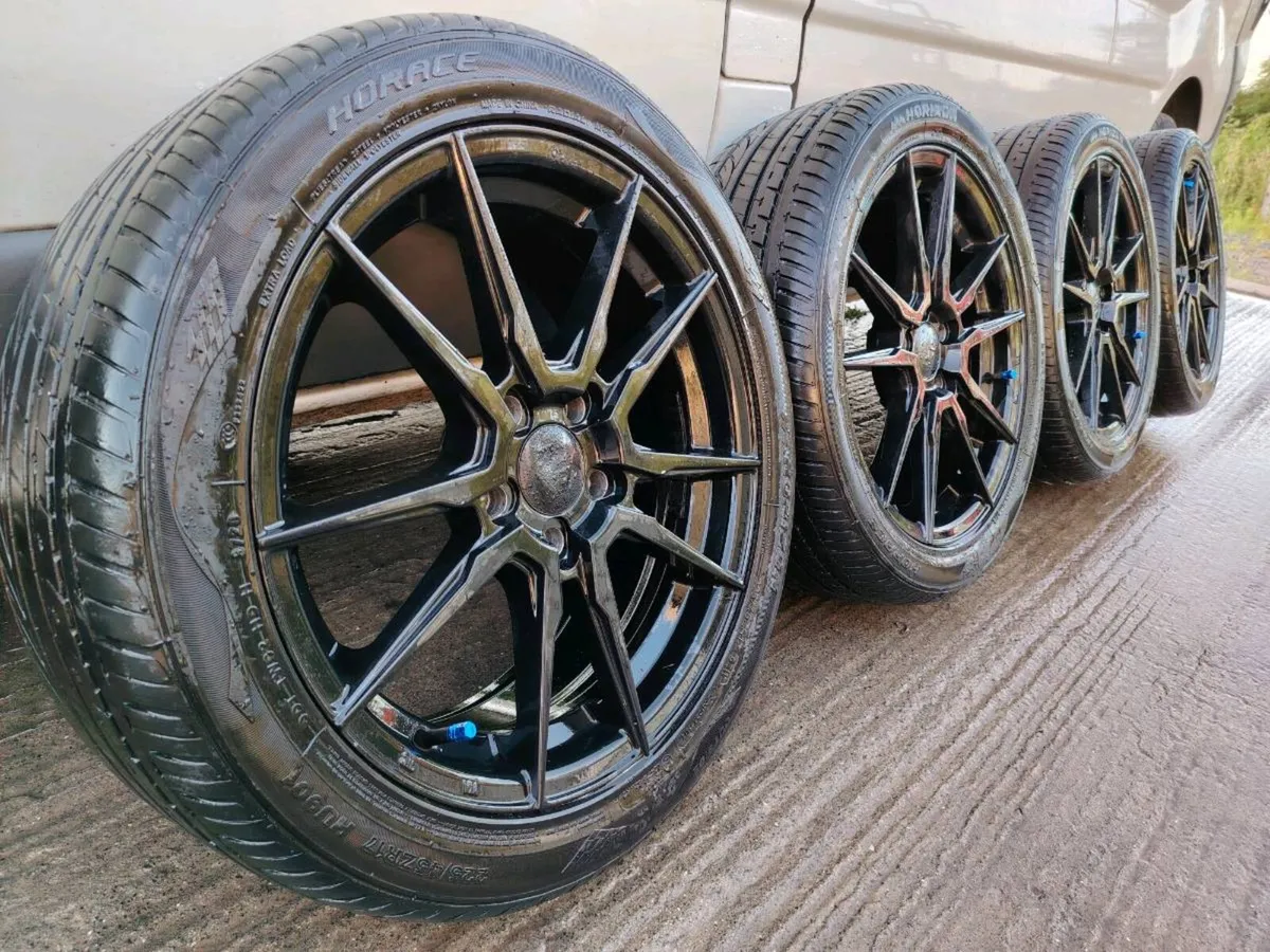 17" 5x112 black alloy wheels - Image 1