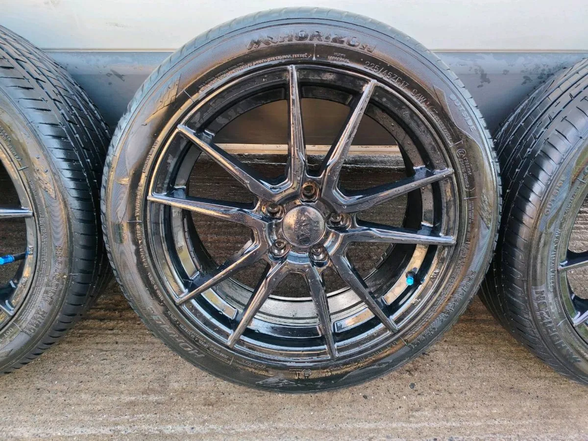 17" 5x112 black alloy wheels - Image 4
