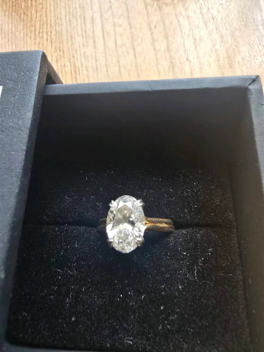 Diamond ring.
3ct and 18ct gold double band - Image 2