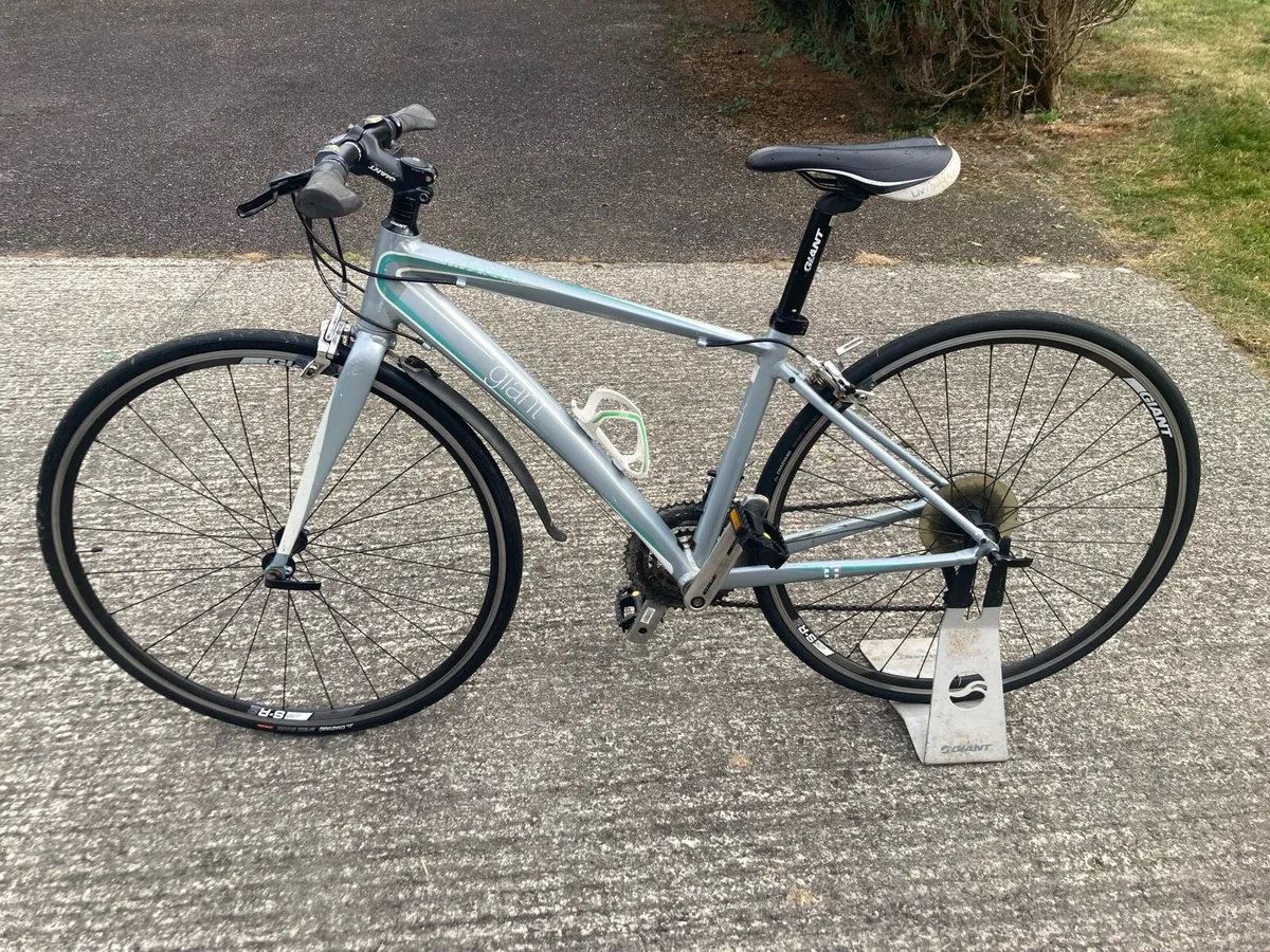 Giant Dash Ladies Bicycle - Image 1