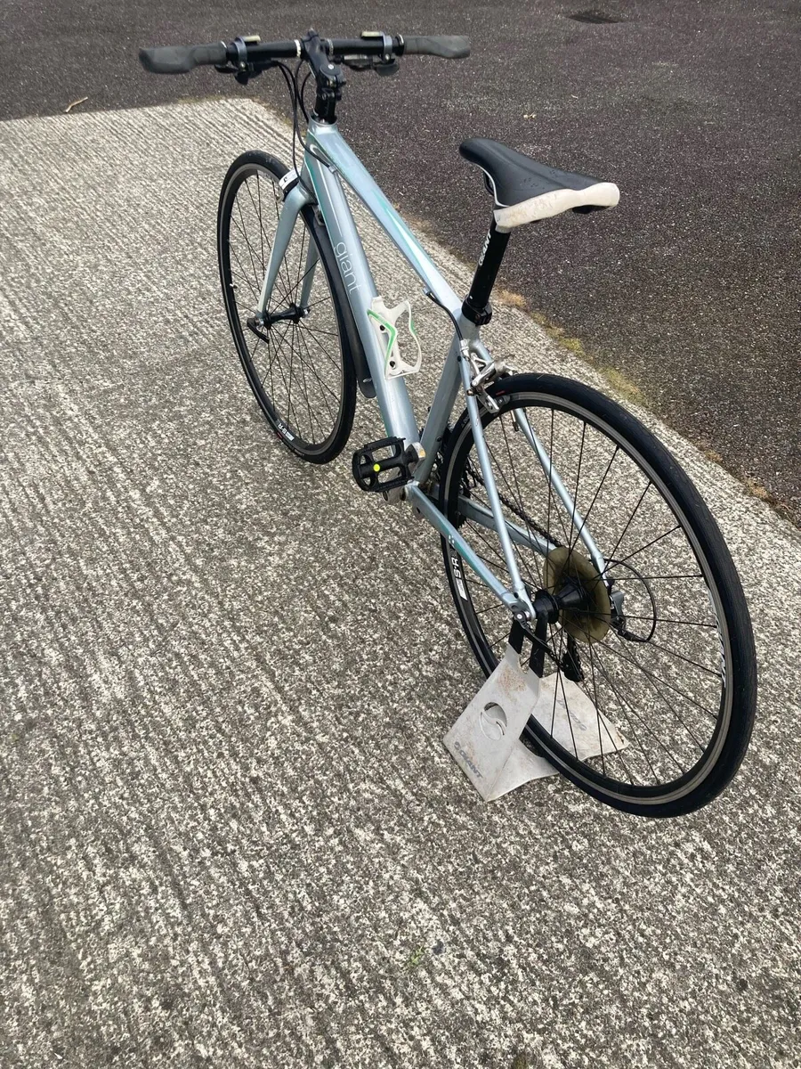 Giant Dash Ladies Bicycle - Image 3