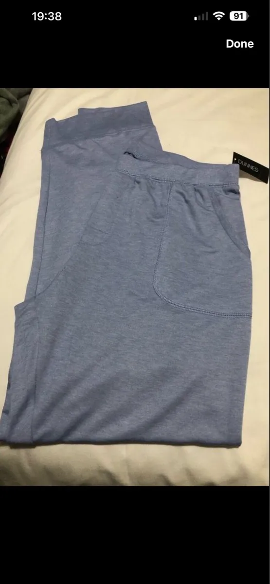 Ladies BNWT bottoms size L €5 - Image 1