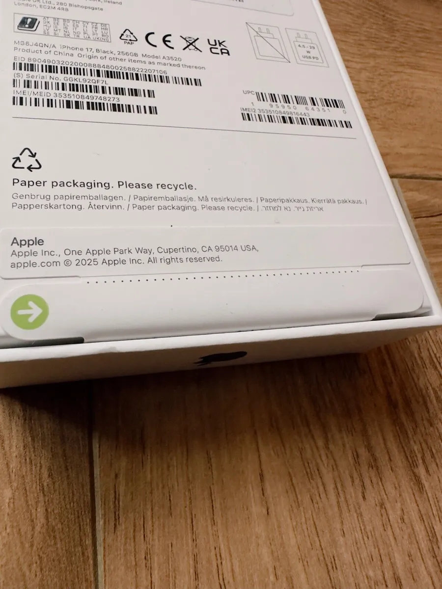 iPhone 17. 256 gb. Tesco mobile - Image 3