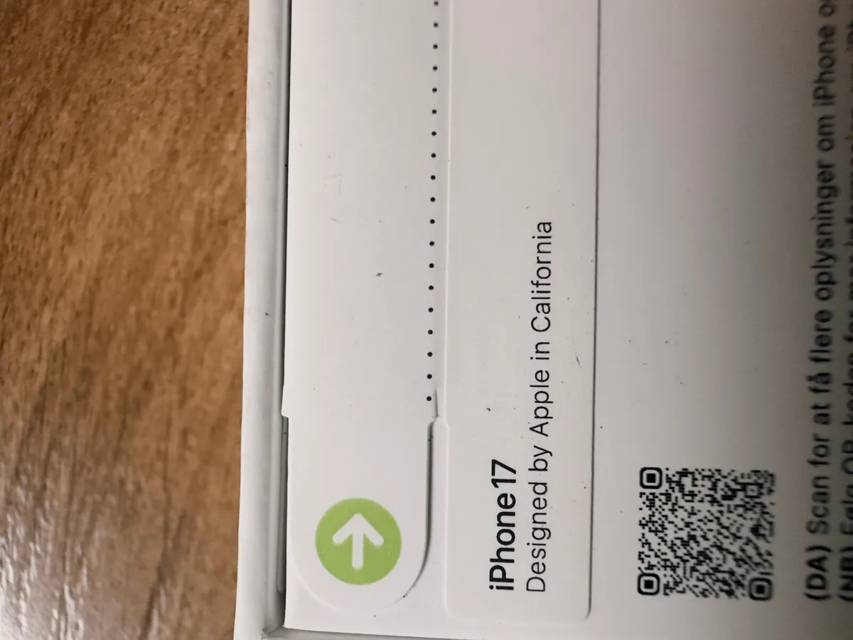 iPhone 17. 256 gb. Tesco mobile - Image 4