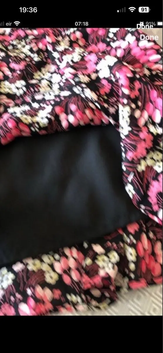 Ladies designer skirt size 10 €10 - Image 2