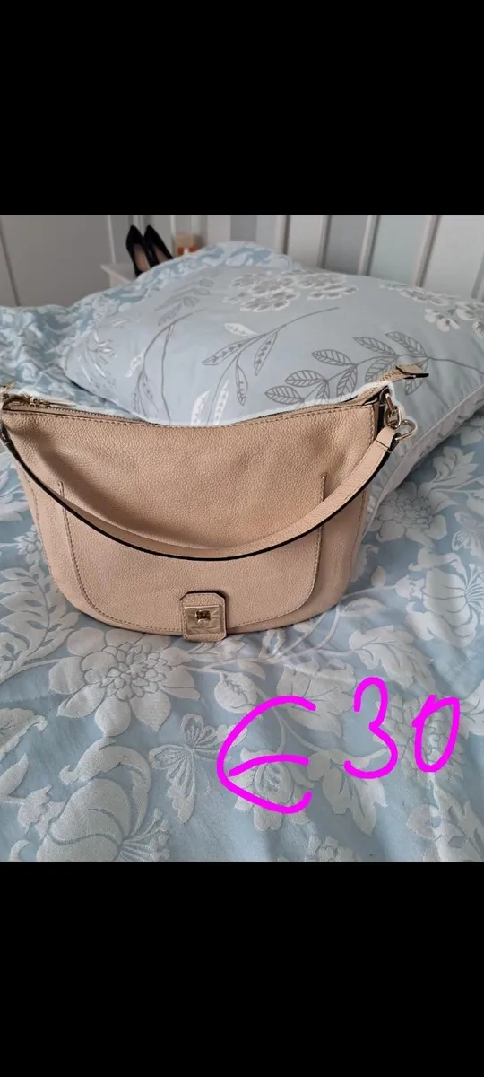 A selection of ladies bags - Image 2