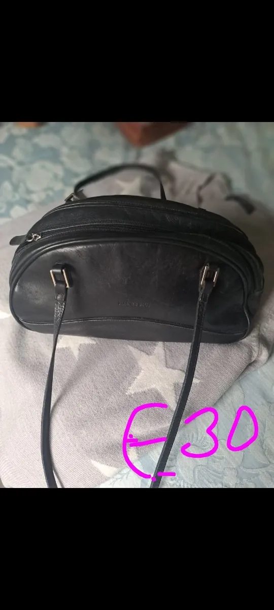 A selection of ladies bags - Image 1