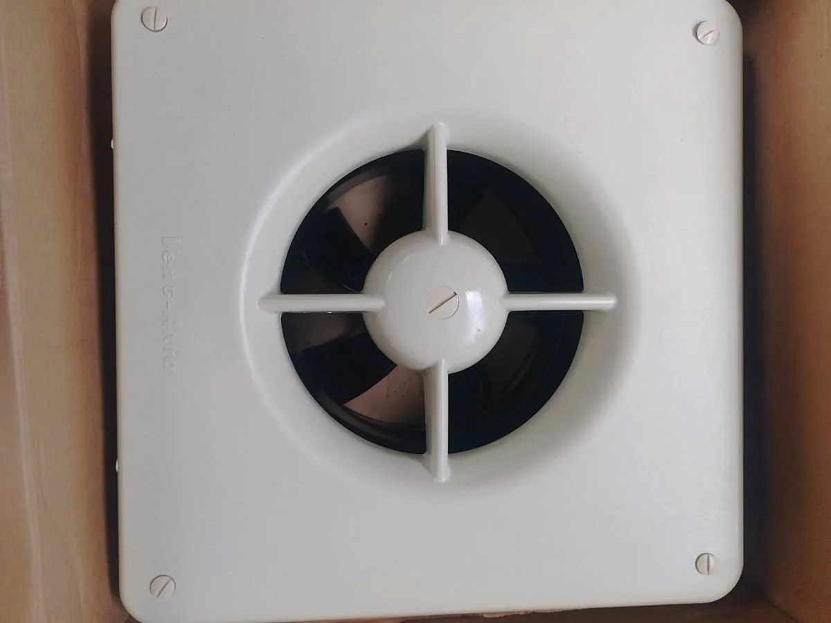 7 1/2 commercial vent-axia standard wall extractor - Image 2