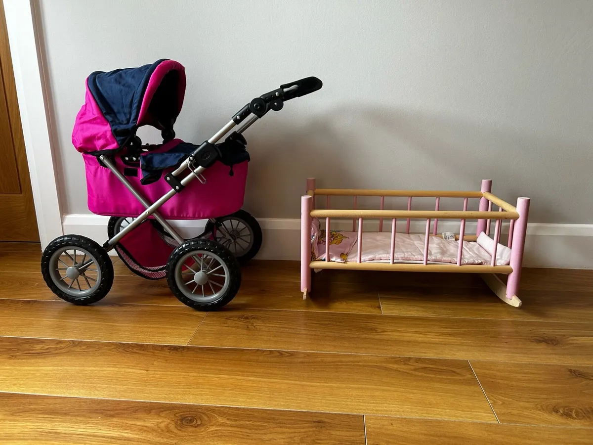 Doll’s buggy and doll’s cot - Image 1