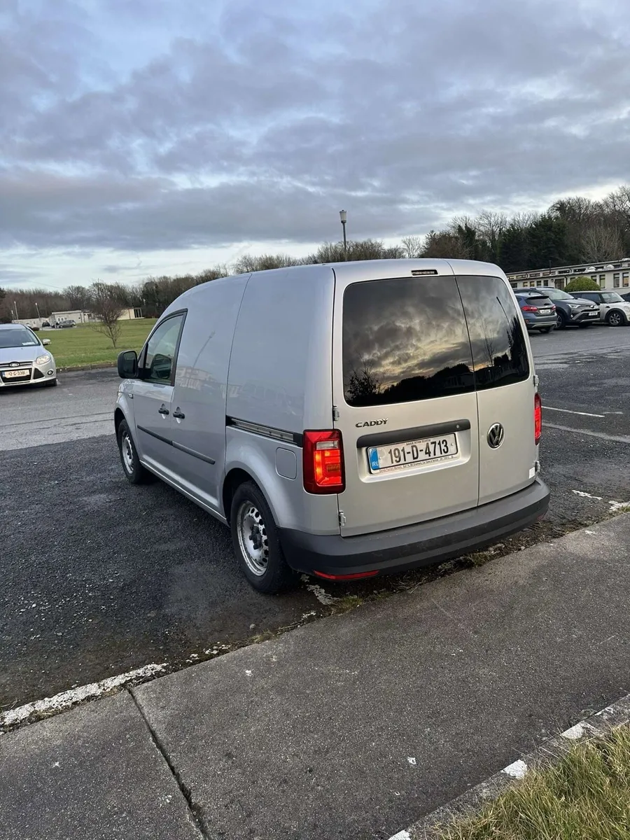 Caddy van - Image 2