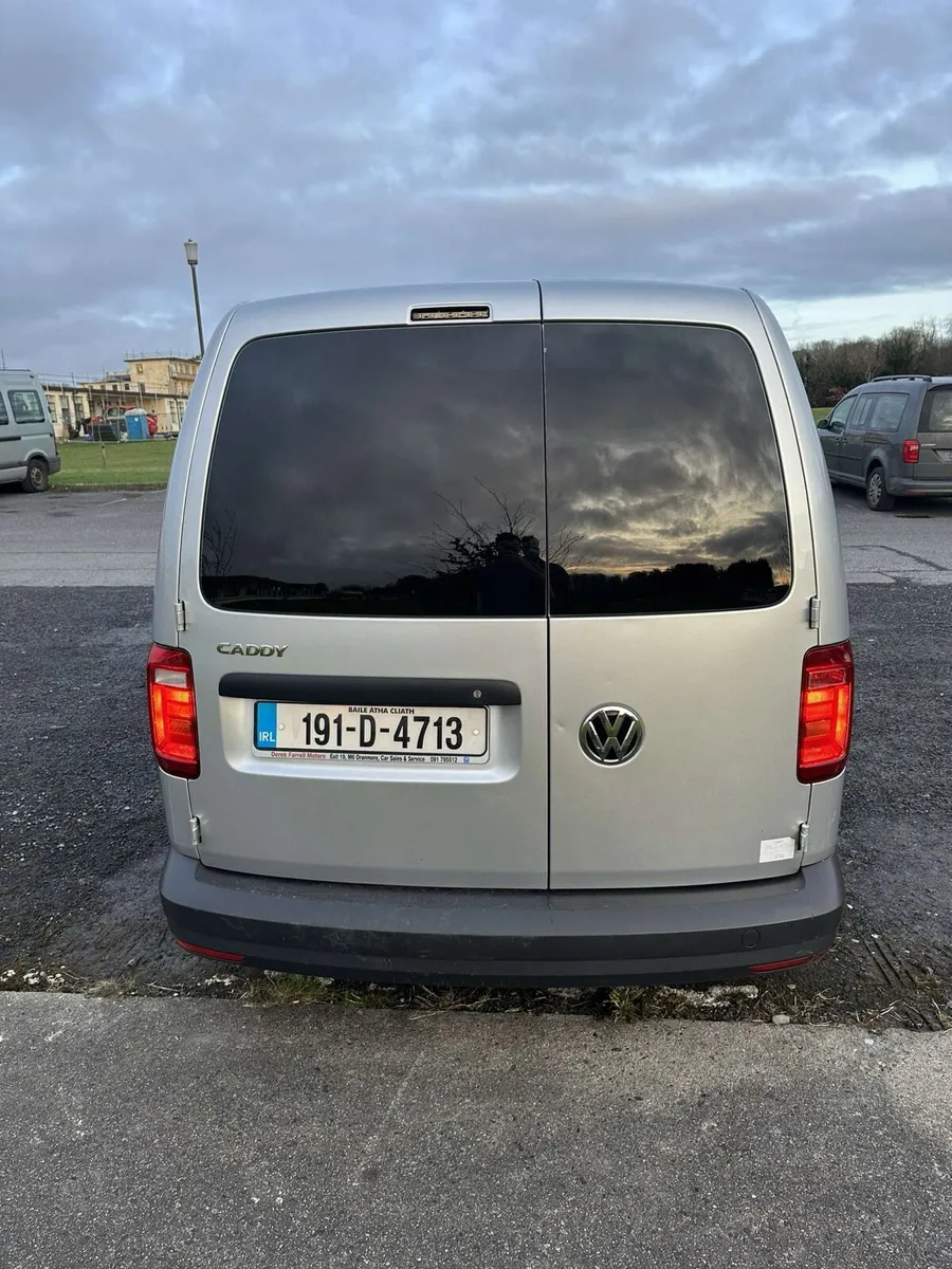 Caddy van - Image 3