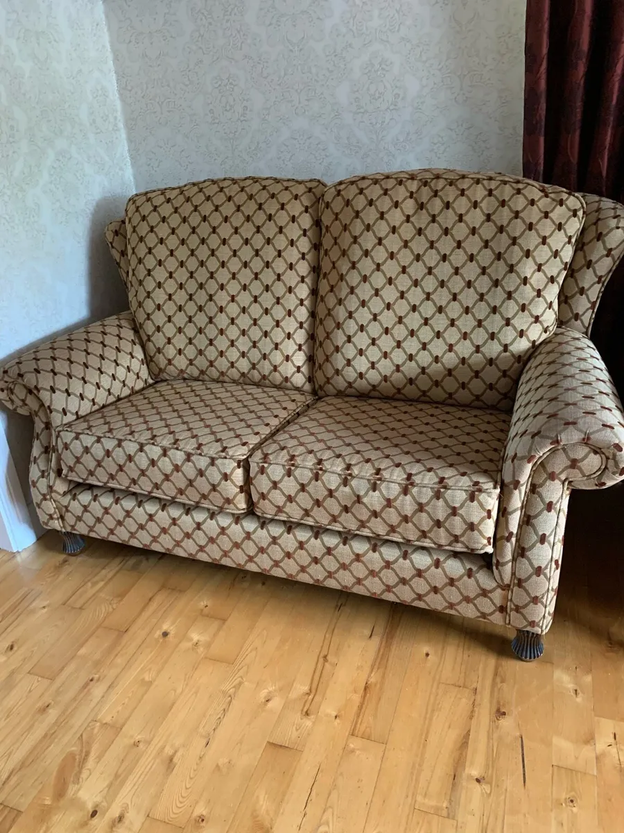 2 seater couch cream/gold