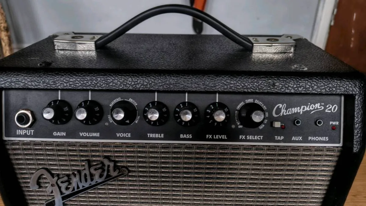 Fender Champion 20 - Image 2